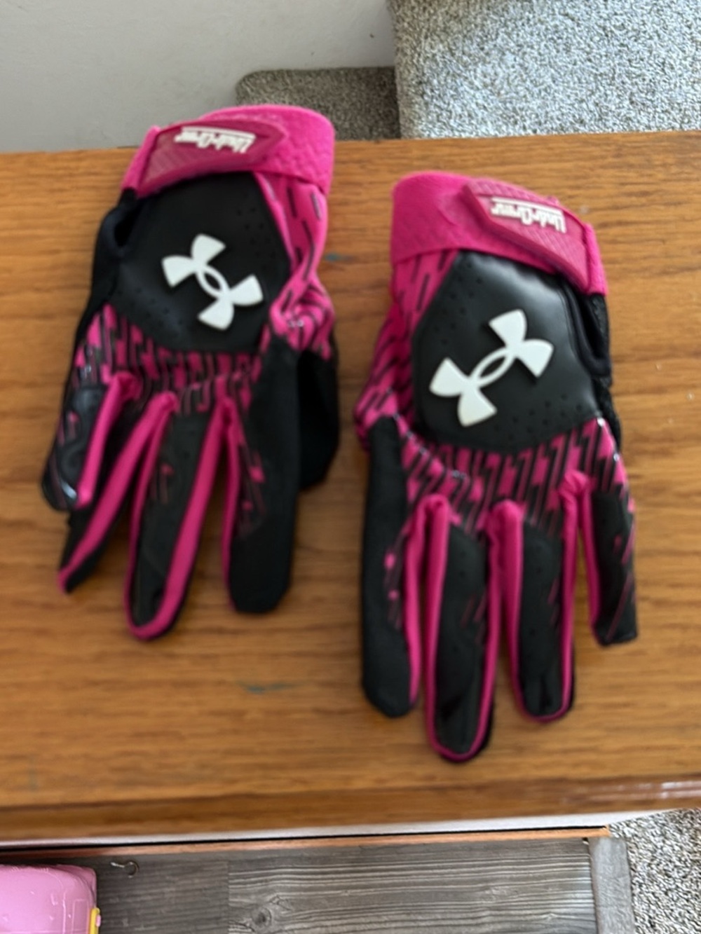 Under Armour Hot Pink and Black Athletic Gloves